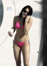 Miley Cyrus demostrando que a sus 17 años ha tomado en serio la dieta y el ejercicio